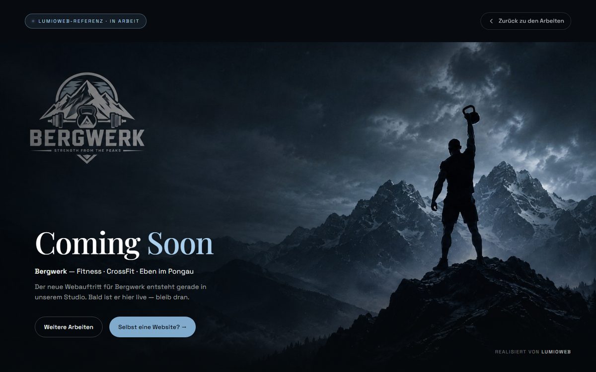 Bergwerk — Coming-Soon-Seite mit Athlet vor Alpenpanorama